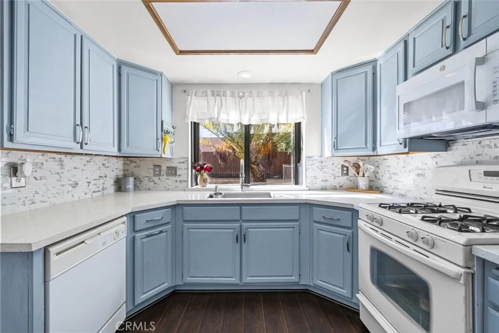 2038 Falcon Avenue, Palmdale, California 93551 home-pic-13